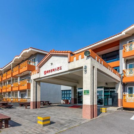 Jeju Tovice Condo Family Екстериор снимка