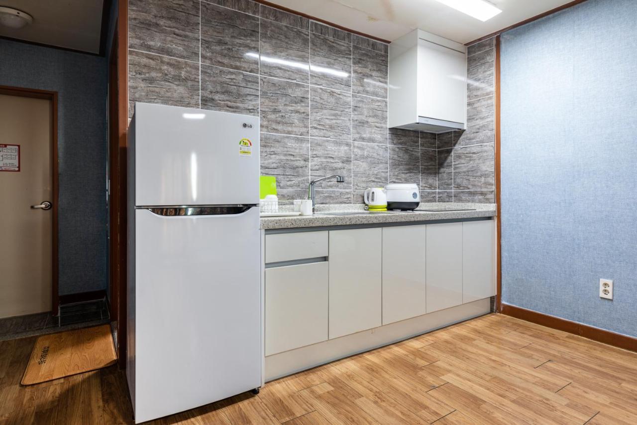 Jeju Tovice Condo Family Екстериор снимка