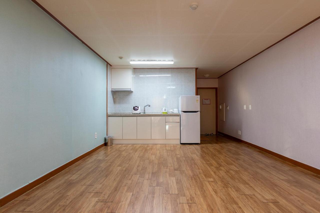 Jeju Tovice Condo Family Екстериор снимка